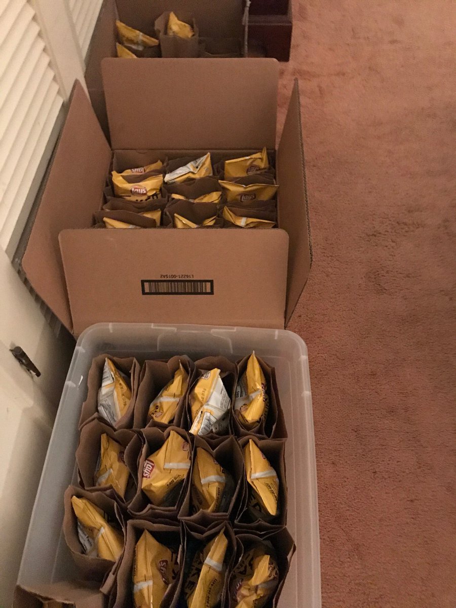 deespencercarr's tweet photo. #VegFundMe.
Free vegan brown bags to slaughterhouse workers
#HealthSaveMovement https://t.co/VeI6uZNAqC