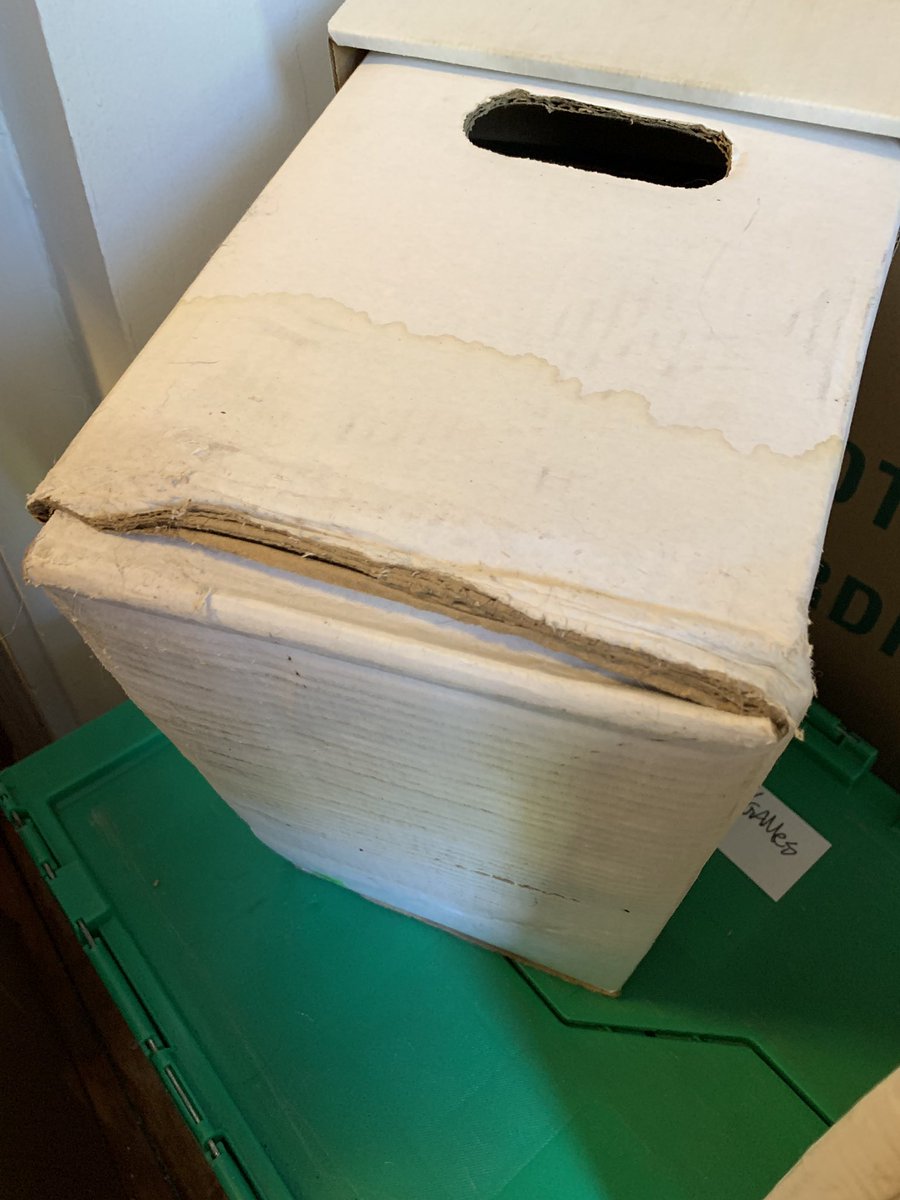 jamielynnroth's tweet photo. @Clutter You lost my tv, couch, ps4 and 10+ other items and my stuff arrived wet and damaged. Need to talk to a manager and no one will call back - can you help? https://t.co/gzgaT8Cdzc