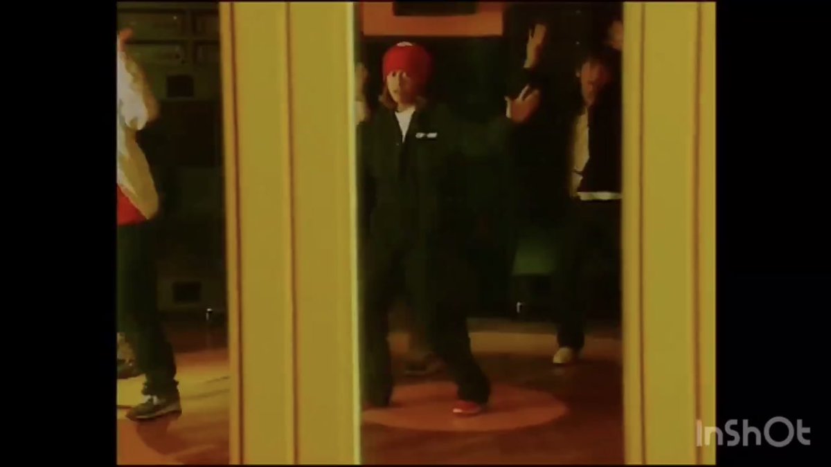 Saki Kamo V6のmv集を手に入れてむせび泣いてる V6はアラサーの青春だよ