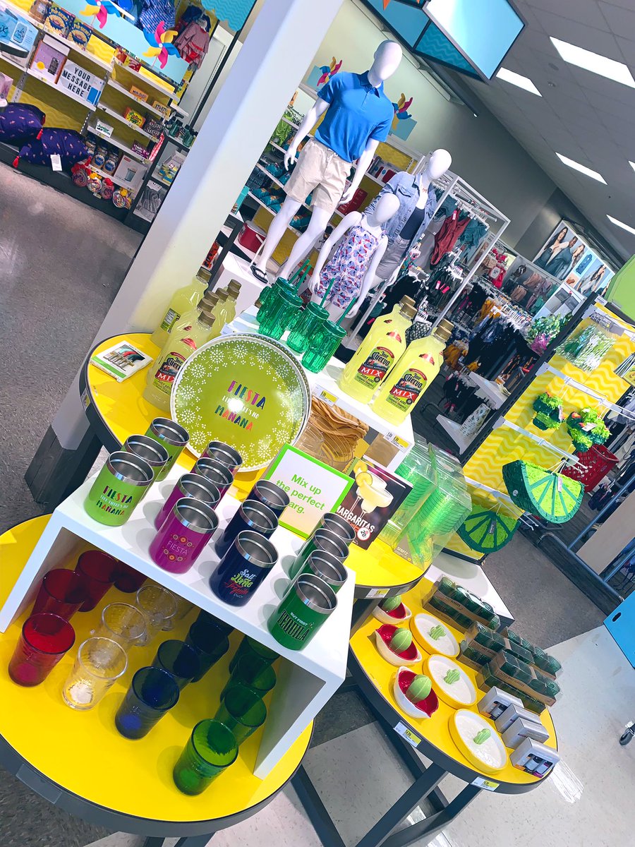 ChelseaEaves6's tweet photo. Did someone say fiesta!?🍹🥁🎉
Loving this CB1 VMG ! #target #TargetStyle #Bowie #BowoeTarget #Fiesta #summerparty https://t.co/iHWlCcm6Cs