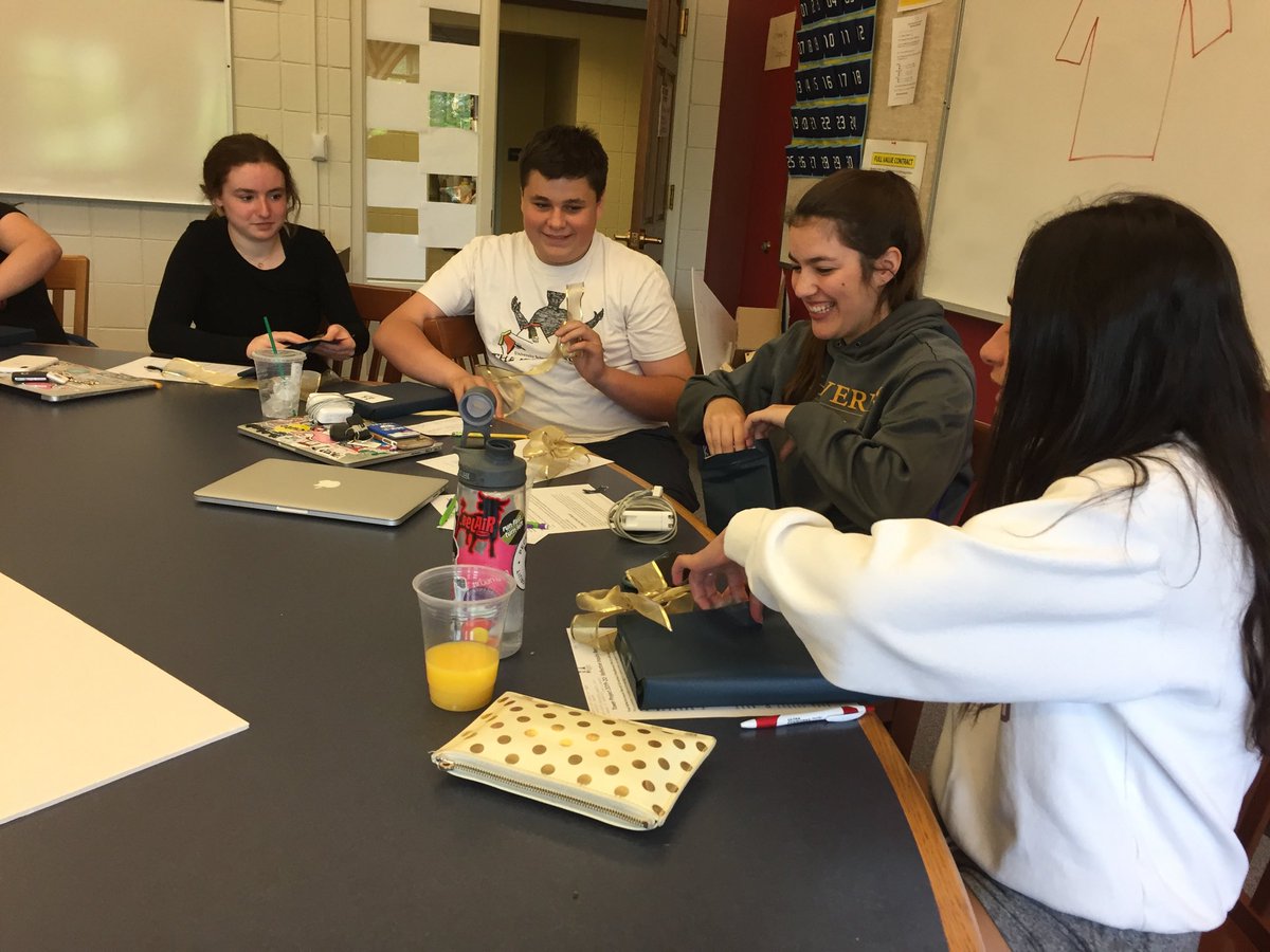KateGay1964's tweet photo. Tower 5 kick off breakfast @LifeAtUSM means food, team-building, and books! @USMBoz #towerproject #capstoneconsort https://t.co/9rioB6Uqg6