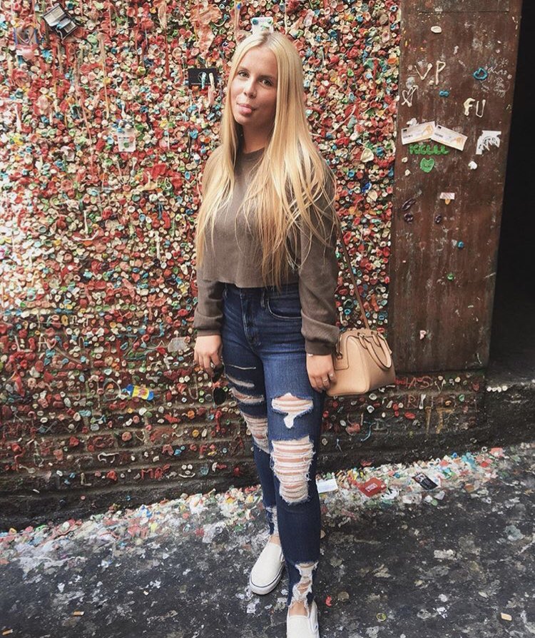 Wishing a happy birthday to our sister Maya!! We love you so much and hope you have the best day!!🌟💕🎉