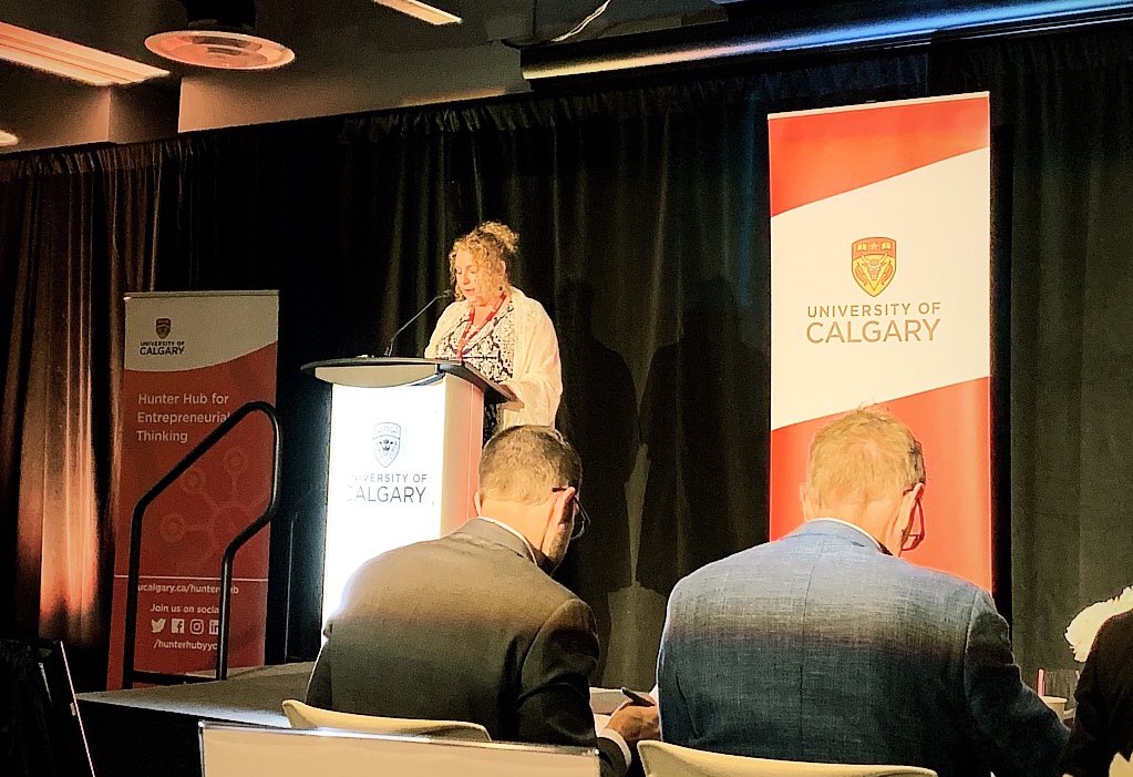 PlatformCalgary's tweet photo. @Joellefoster, Executive Director of @HunterHubYYC, is getting things started for the #ENVcomp. This year, there is more than $125K in cash and in-kind prizes up for grabs! https://t.co/2iK3TM9ckl