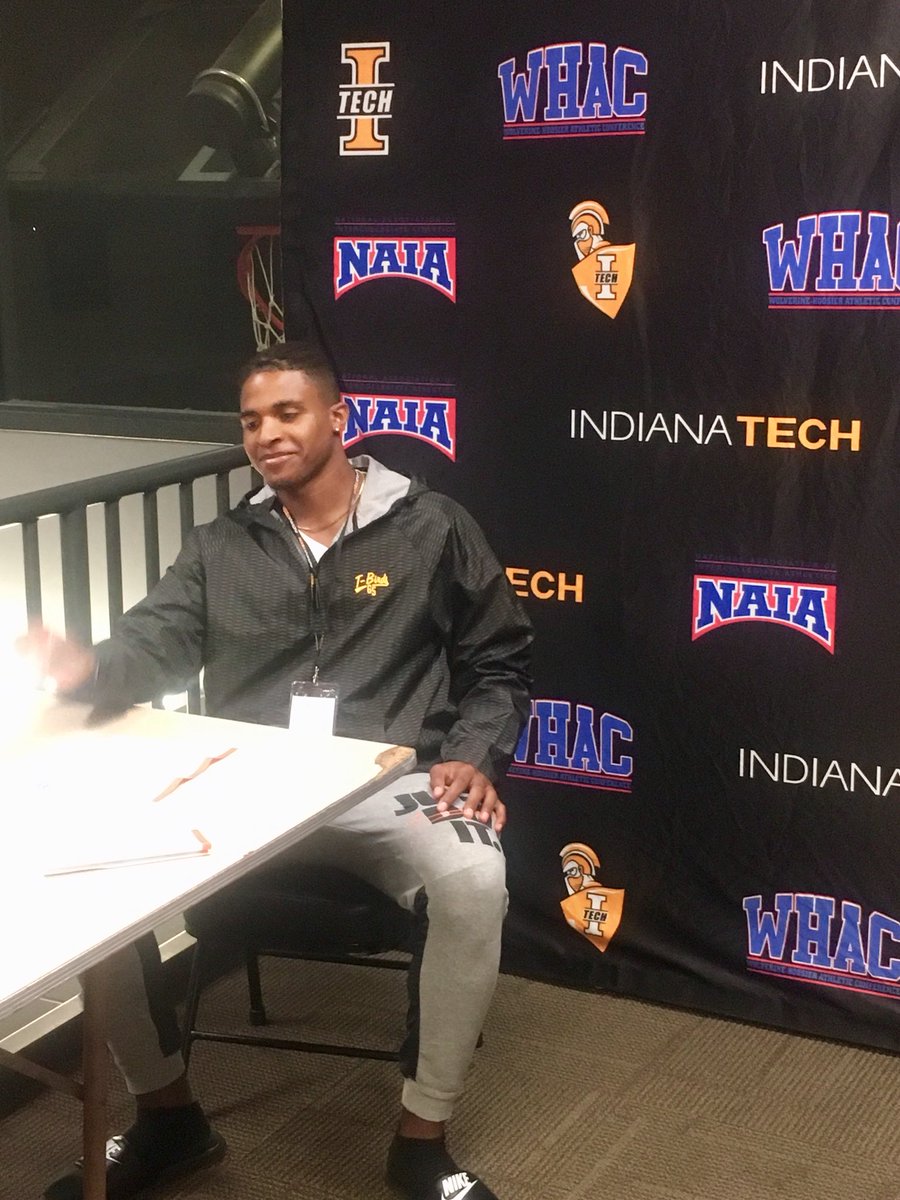 JumpsCoachRoark's tweet image. Excited to welcome Jonathan Spearman, a transfer student from Cloud County CC. 

14.93m triple jump PR

6.94m long jump PR

2.03m high jump PR

NJCAA indoor triple jump All-American