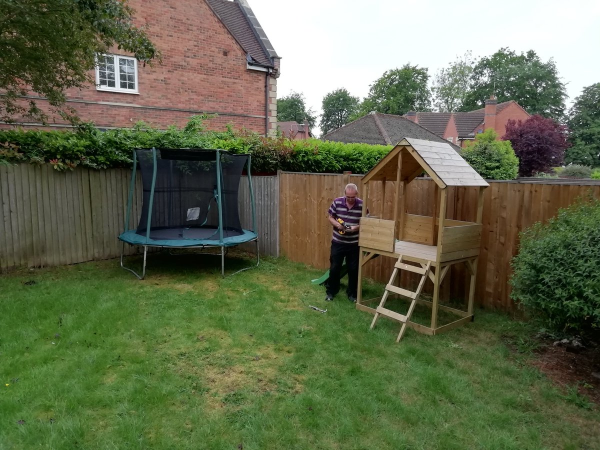 FlatPackPro's tweet photo. Summer is coming, even though it didn't feel like it today! Built a play house with slide and a trampoline. #Nottingham #Notts #Nottinghamshire #Loughborough #instanottingham #NottinghamPost #WestBridgford #NgTrader #nffc #lovenottingham #nottscity #Derby #Leicester #Mansfield https://t.co/dA6Mb7apDK