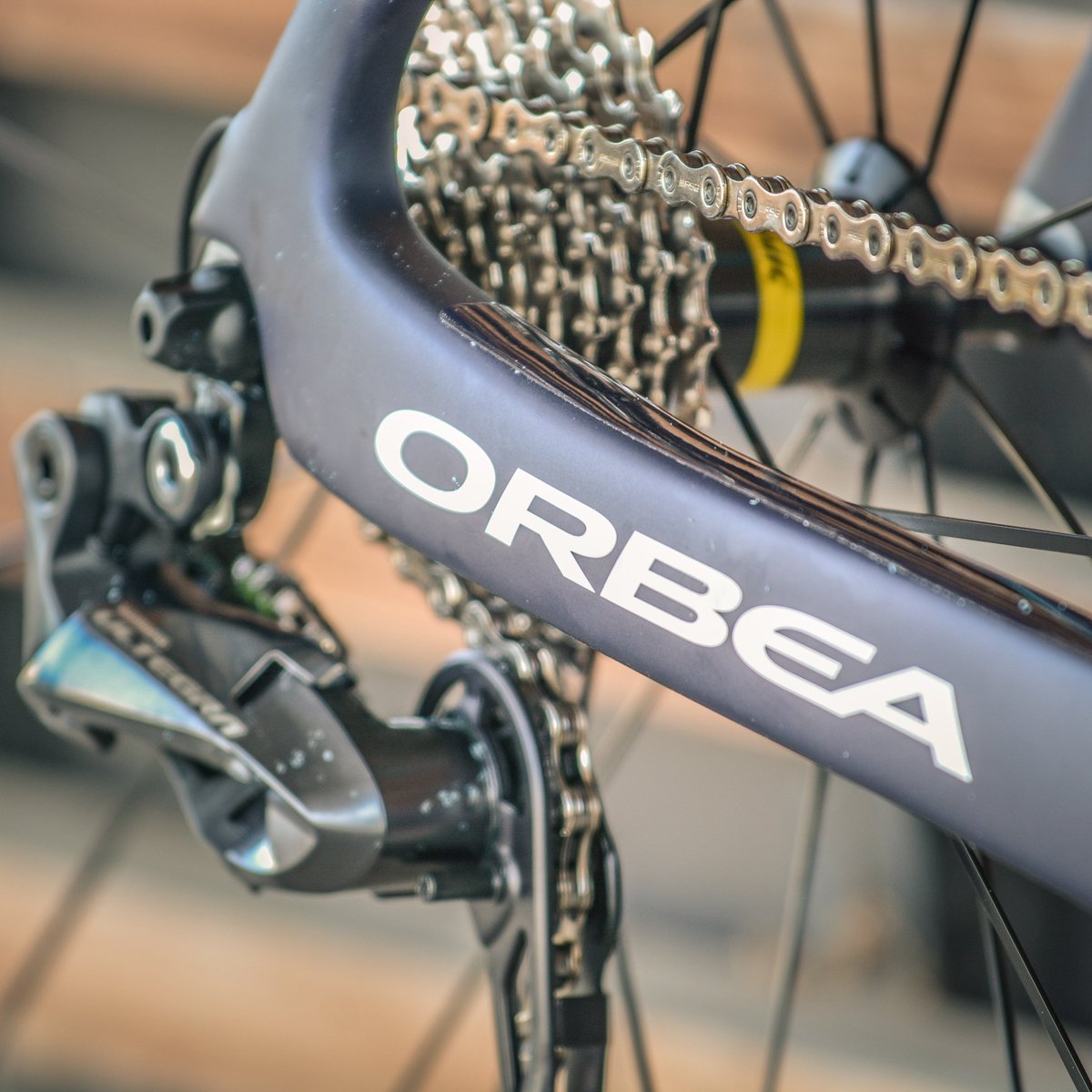culture_velo's tweet photo. On a testé l' @Orbea Orca M20i ! 🚴‍♂

Il ravira de nombreux cyclistes désirant trouver un vélo agréable à utiliser tous les jours aussi bien le cyclosportif que le compétiteur.

Découvrez notre avis ➡ https://t.co/yAwukhPsOX https://t.co/40EhWMAMy6