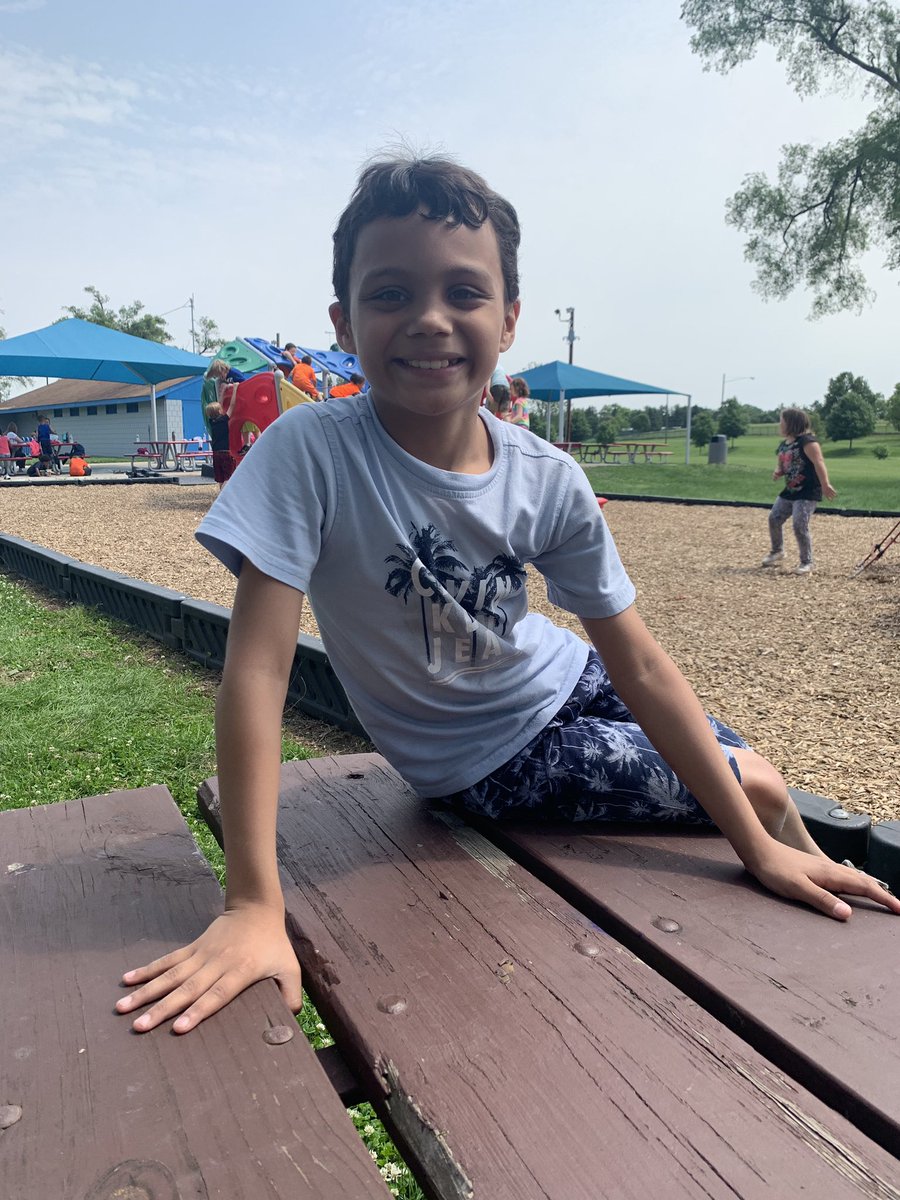 Misspuckettrp's tweet photo. Love that I work in a community with so many great places within walking distance 💜 #walkingfieldtrip #lastweekmemories #MiddieRising #ThisIsWe https://t.co/GBocyi3f2V