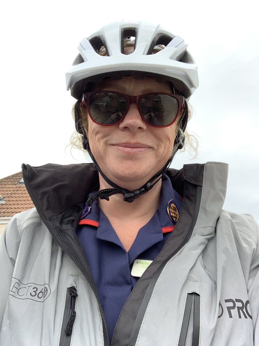 Loving cycling to work, every day since February and doing some of my nursing rounds on 2 wheels. Rectory hill not the enemy now😊🚲#nurseon2wheels#noparkingproblems#worldenvironmentday#pfalife@pfaarchitecture#lovemybike🚲👏🏻🎉