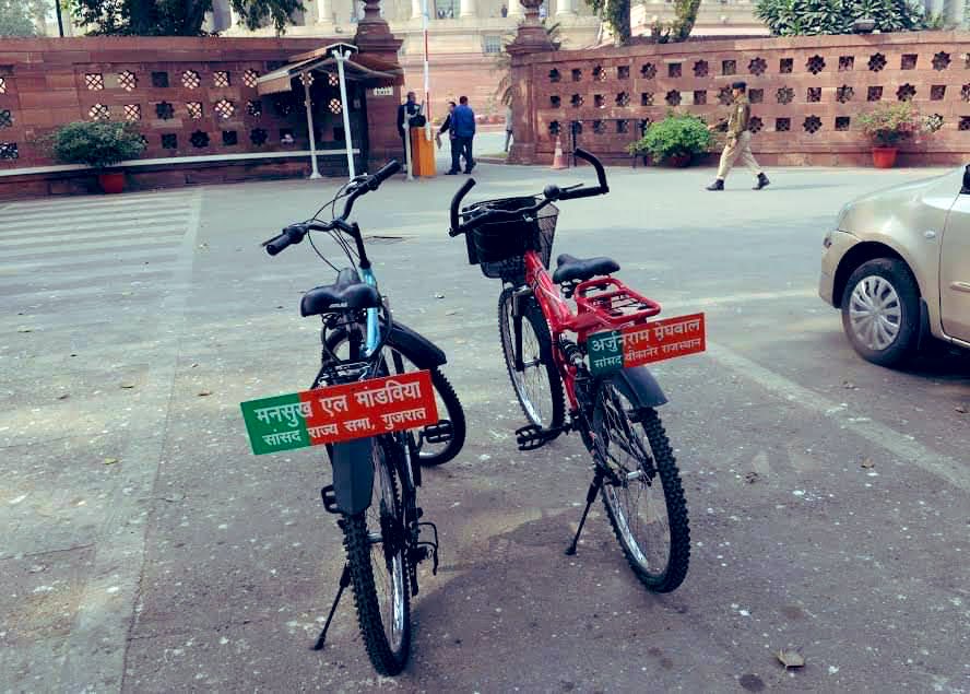 susanthomasirs's tweet image. Times they are-a changing!! Two ministers, two bicycles #environment #biketowork #settinganexample #indianpolitics #sansad