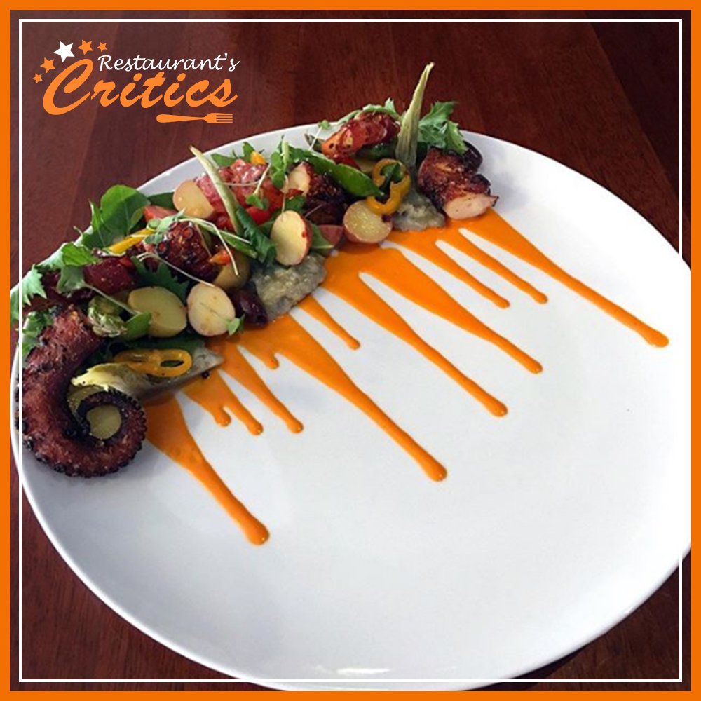 Rescritics's tweet image. Grilled Octopus Salad, Marinated Potatoes Vegetables, Crisp Prosciutto, Artichoke, Baby Greens, Roasted Pepper Tomato Vinaigrette by Chef Rich Knott @chefrichardknott

#Octopus #GrilledOctopus #SeaFood #RestaurantsCritcs