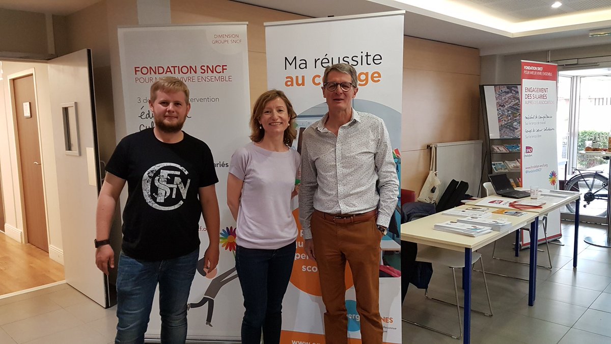 stbaudry's tweet photo. Journée sur l'engagement sociétal #SNCF à #Amiens : présentation de la @FondationSNCF et du mécénat de compétences qui permet aux collaborateurs de s'engager auprès d'associations. Merci à Robert Leclercq de @energie_jeunes @hautsdefrance pour sa présence et son énergie ! https://t.co/Tjrel5UQvP