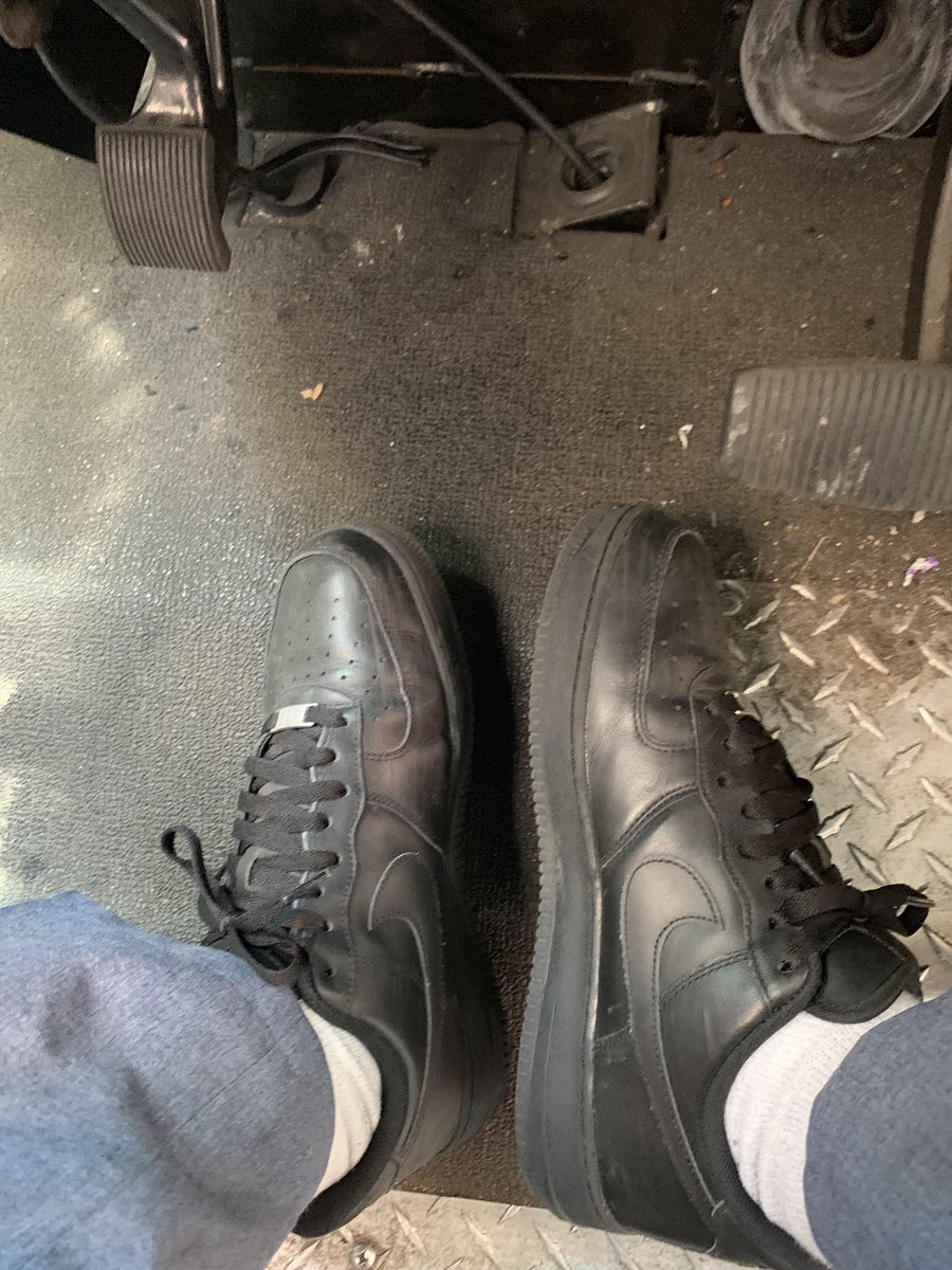 what does it mean if you wear black air forces