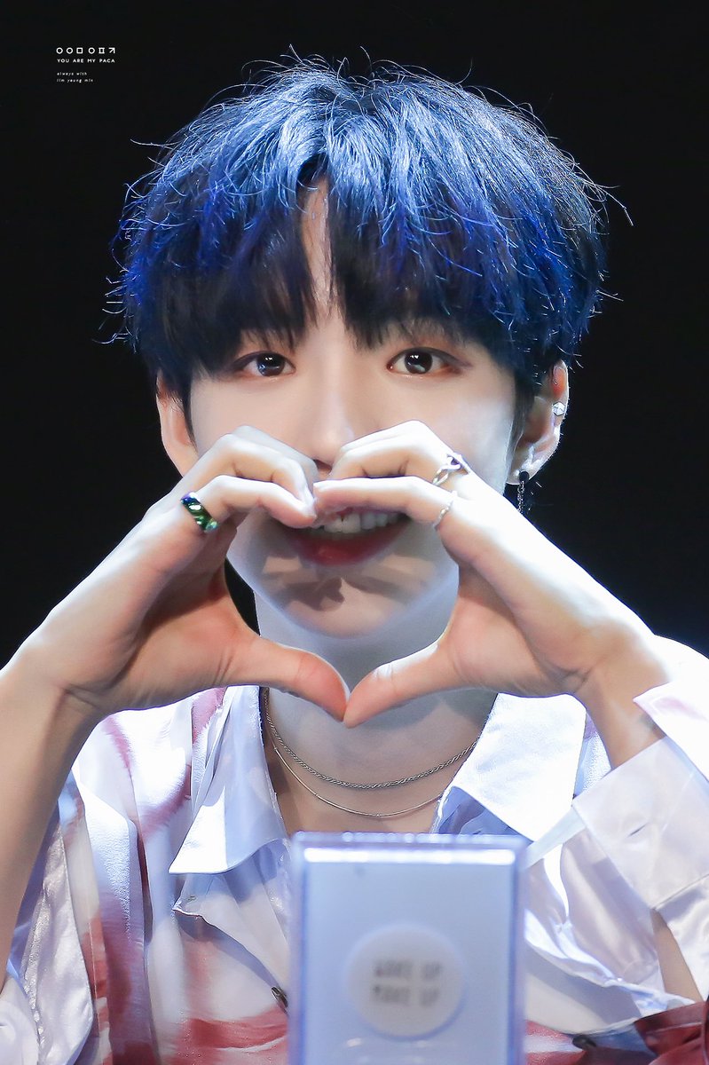 YOUAREMYPACA's tweet photo. 190602 팬사인회 고화질

美친 .... ( ; _ ; )

 #임영민 #에이비식스 #AB6IX https://t.co/LraiELeZHQ