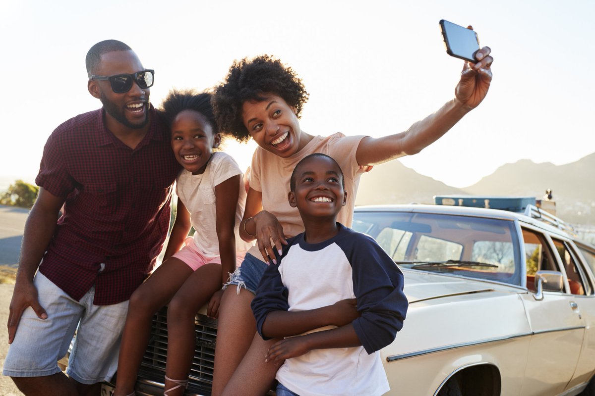 CoverageQueen's tweet image. #RoadTrip #FamilyTravel @carinsurance  Family road trip report reveals even though some drivers report meltdowns and crying in traffic, 73% said family car trips were "super fun, we'll do it again." bit.ly/2Iiw9iB