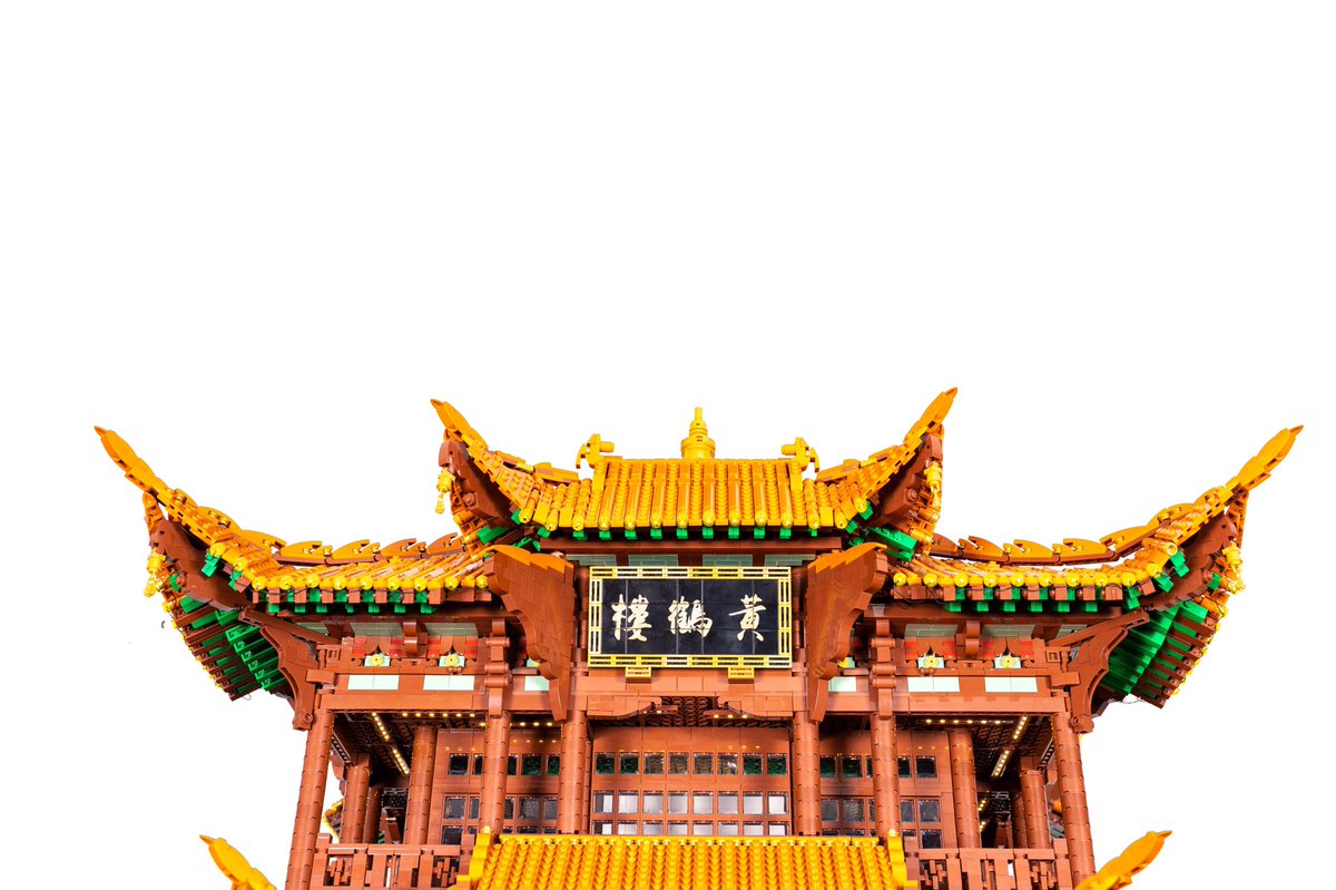 csmsc711's tweet image. 黄鹤楼
This moc is my second Chinese ancient building, with a total of 163,100 pieces of lego parts, the overall size of which is 100*100*158cm. It takes 8 months to design and 1400 hours to assemble