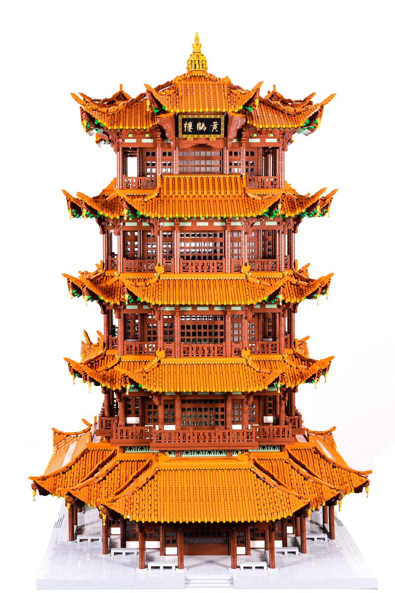 csmsc711's tweet image. 黄鹤楼
This moc is my second Chinese ancient building, with a total of 163,100 pieces of lego parts, the overall size of which is 100*100*158cm. It takes 8 months to design and 1400 hours to assemble