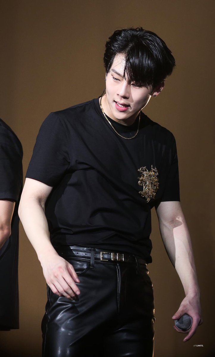 monstyling's tweet image. ⋅⋅⋅ jooheon ♡︎ #주헌
© offlimits → 190413