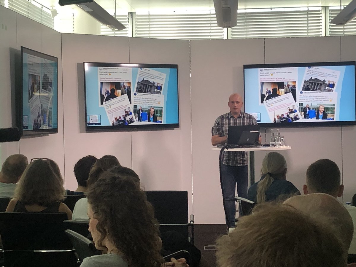 jospang's tweet photo. Danke @dpa und Team um @StefanVoss / @SvenGoesmann / @JuttaSteinhoff / @Nisalahe und alle weiteren Involvierten - sowie den Vortragenden - für einen interessanten, kurzweiligen #dpaVerithon. #GiveTruthAChance https://t.co/Iiu4ivq0oB