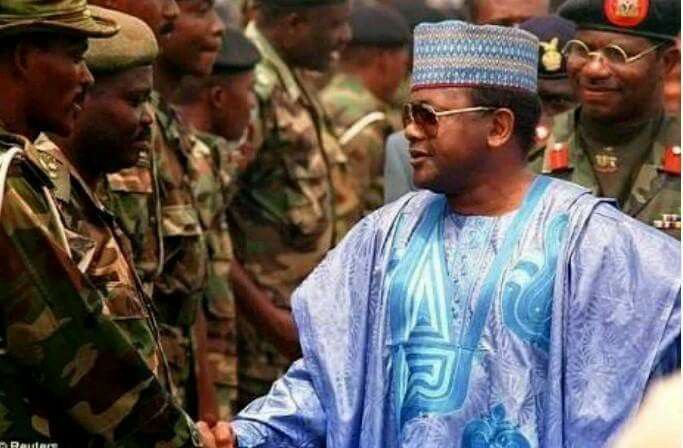 ayemojubar's tweet photo. Nigeria political space is becoming nothing but a den of robbers. A platform to stream money from the cookie jars.
#Abacha #Nigeria #PoorSecDecision https://t.co/4CC7CuAlo8