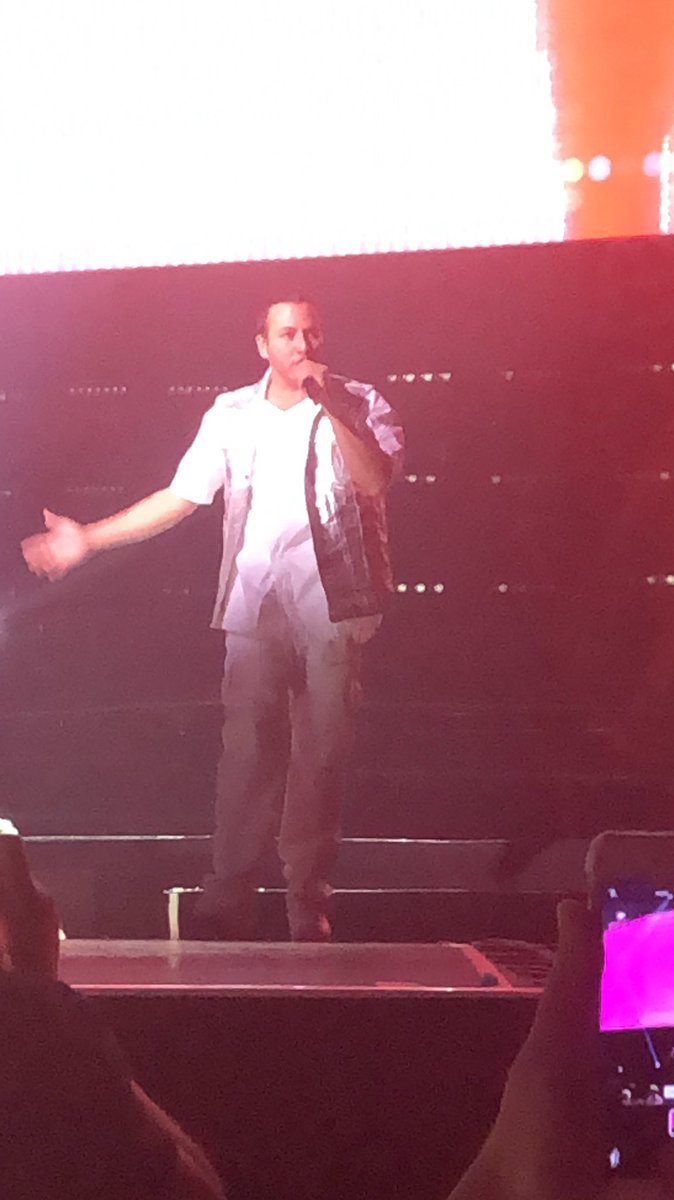 TheDaliaNehme's tweet photo. @howied 🥰❤️ #BSBSTO #DNAWorldTour https://t.co/gus5756rL7