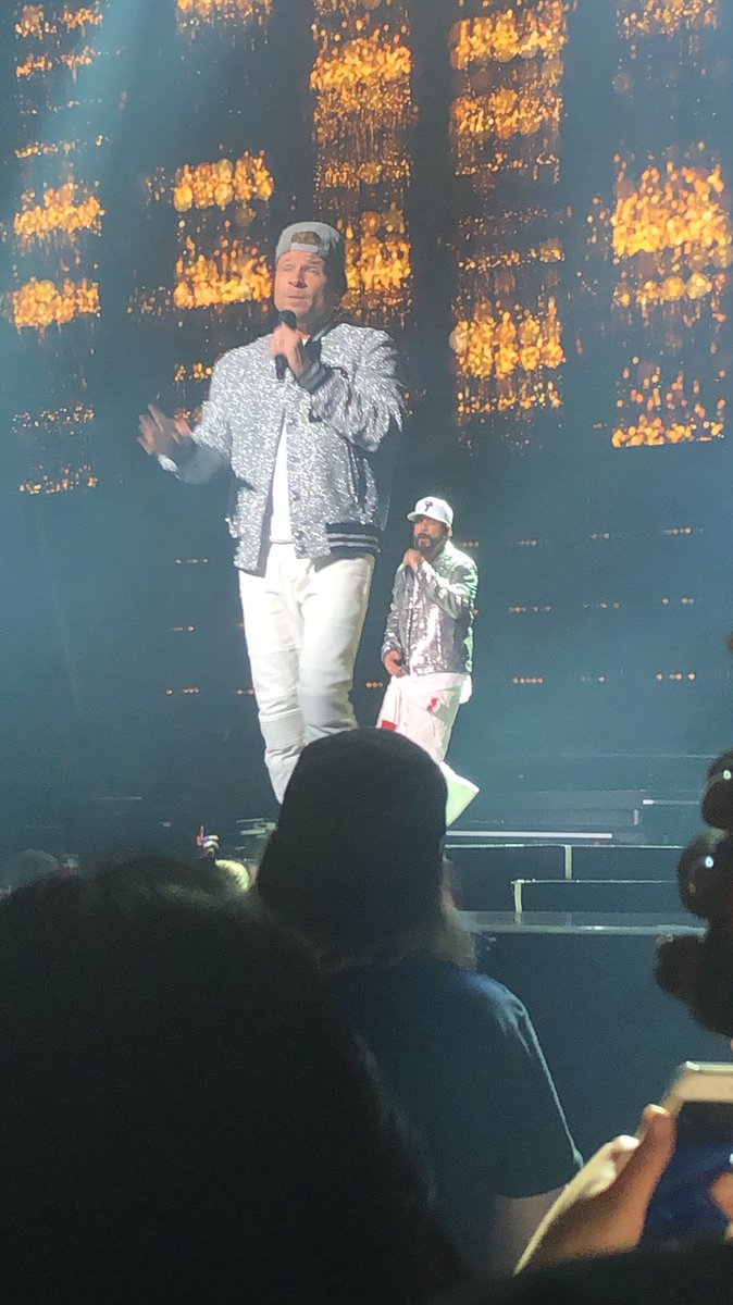 TheDaliaNehme's tweet photo. @brian_littrell &amp; @aj_mclean 🥰❤️ #BSBSTO #DNAWorldTour https://t.co/veeWtJep9B