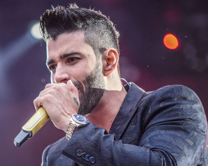 BreakTudo's tweet photo. Com o hit "Cem Mil", Gusttavo Lima se torna o primeiro artista a chegar ao topo da #TOP50Brasil, nova parada brasileira, compilada pela @ControleMusical e publicada pelo BreakTudo. https://t.co/BKB3Nouux4 #GusttavoLima @gusttavo_lima https://t.co/397qSLQ93l