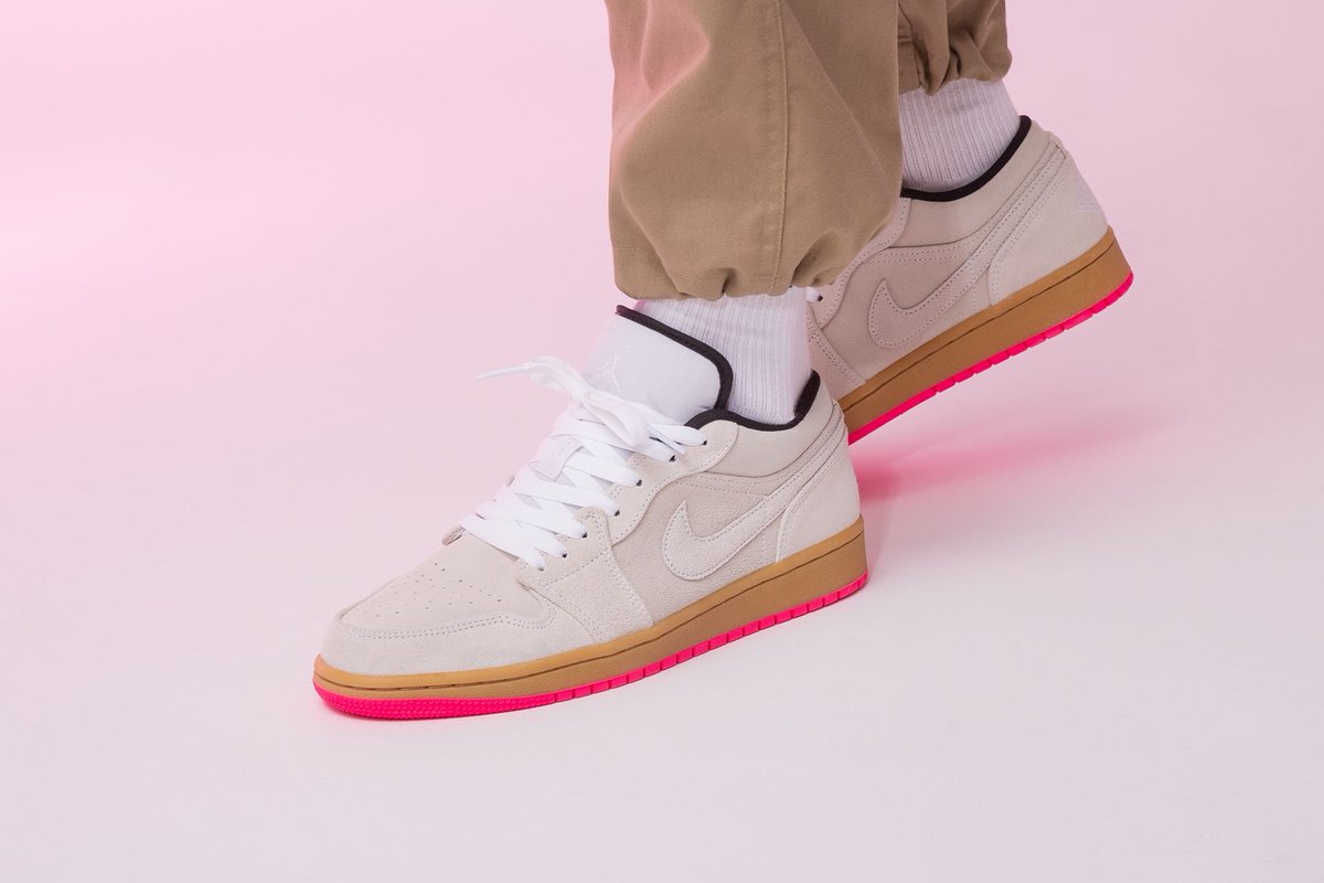 air jordan 1 low gum hyper pink