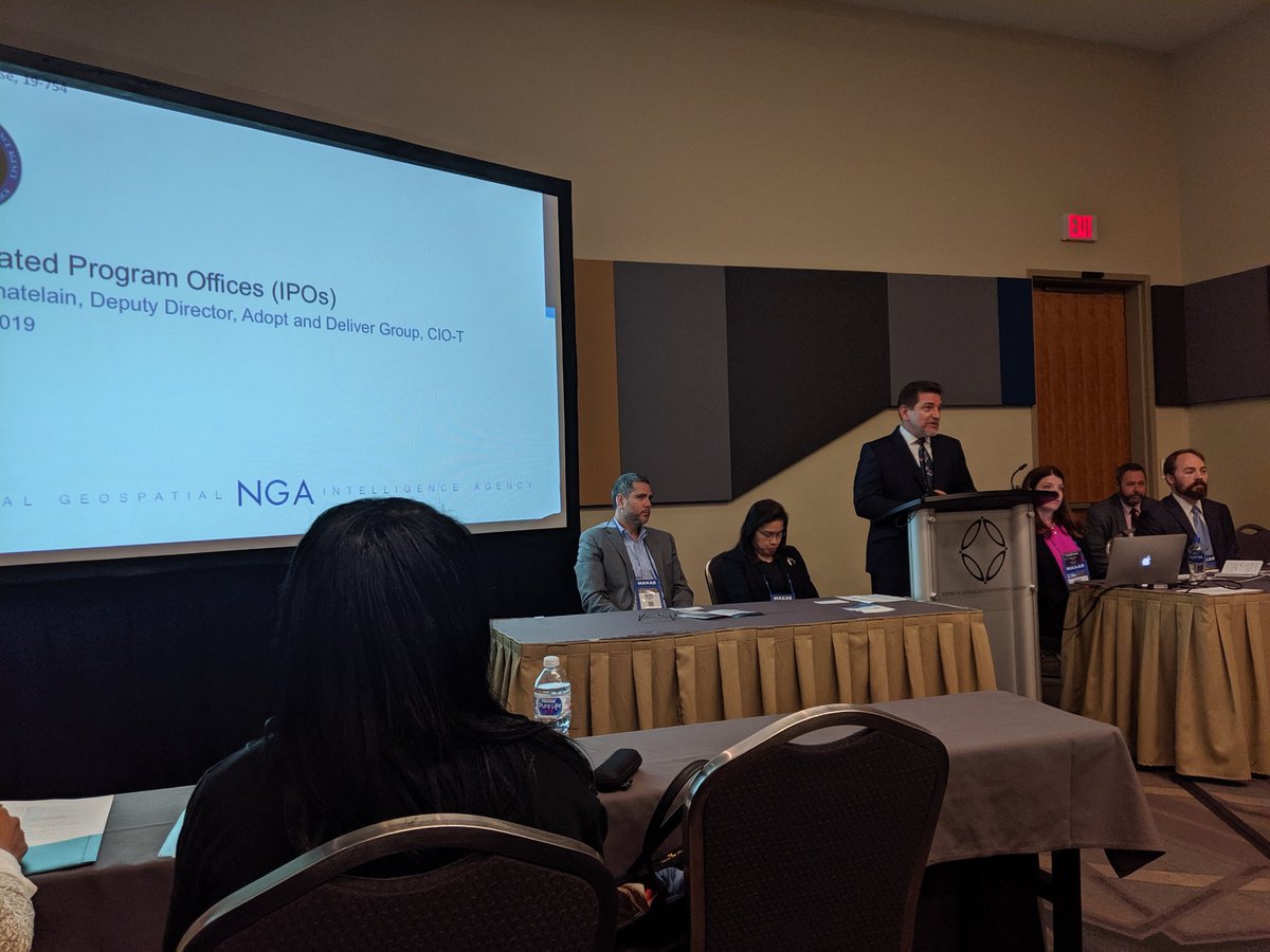 AxiologicLLC's tweet photo. .@DavidReidVA leading the small business working group at #GEOINT19 @GEOINTsymposium https://t.co/UkL5mgwRZb