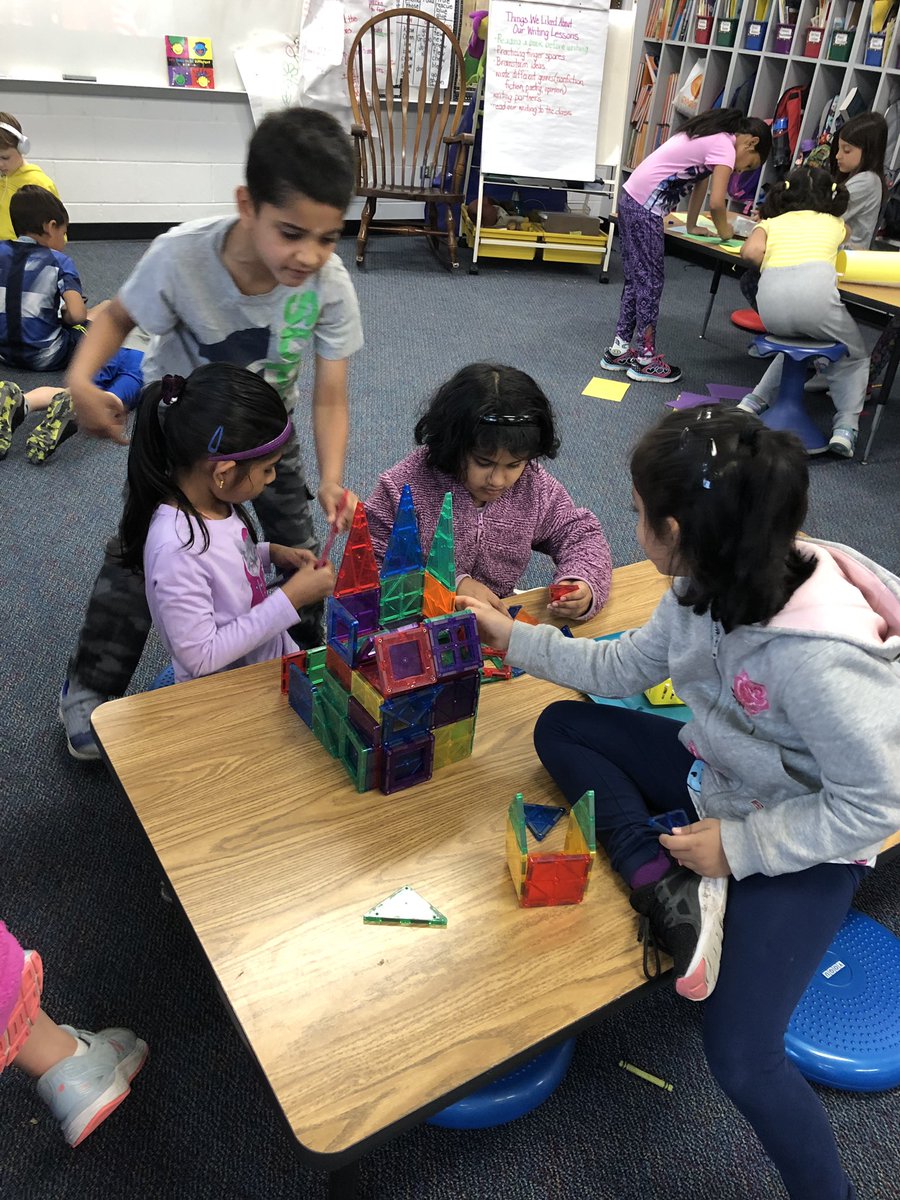 1mrsbedingfield's tweet photo. Even though we are sad that there’s too much rain for #CamelotPark we decided to open up our classrooms for other first grade friends to visit! #IvyHillLeague #almostasgood #betterthancamelot #changingitup #IvyHillLeague https://t.co/C4Cczk6zjj