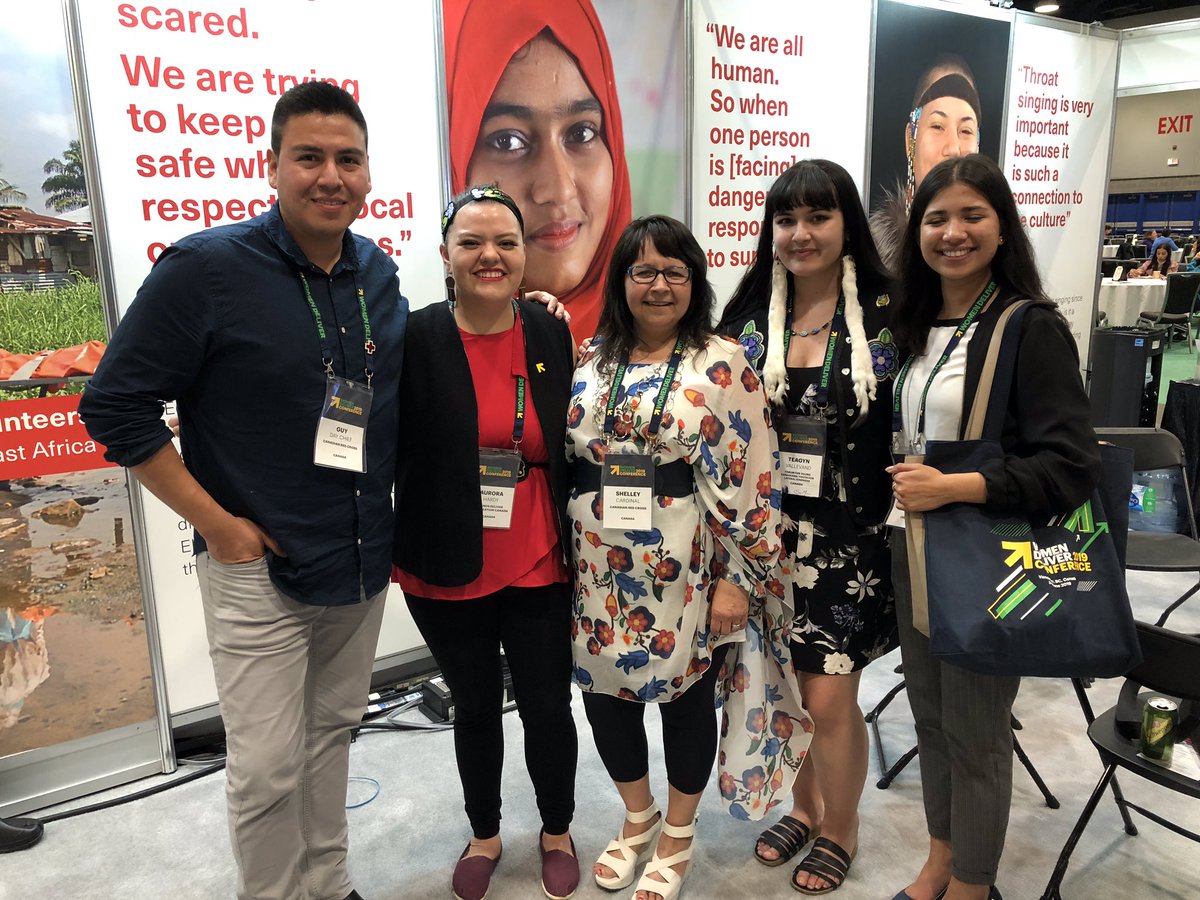 redcrosscanada's tweet photo. We met these incredible Indigenous youth leaders from #Yukon, #SK and #BC @WomenDeliver ! Guy, Aurora, Teagyn and Sofia connecting with our own Shelley Cardinal. #RedCrossWD https://t.co/zu23QkgKYR