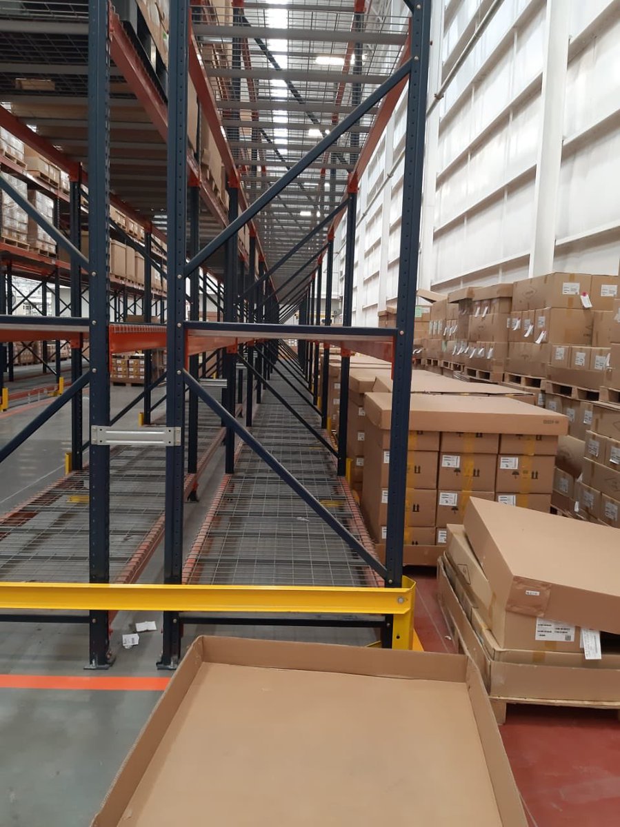 CastajiOficial's tweet photo. Excelente trabajo de instalación en #Mitsui es un placer seguir trabajando con empresas internacionales, gracias por su confianza #CastajiTeam #GoodWork #AlmacenandoAlMundo #Junio #Mecalux https://t.co/MPMOynAjuG