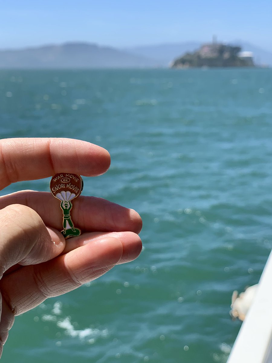 ksmols's tweet image. Getting in the mood to see @BenjaminAhr, @CutForTime and @johnroderick tonight for the live #friendfire podcast of The Rock in SFO. Kinda pissed we’re not entering through the boiler room for the tour #imemerizedthetiming #welcometotherock