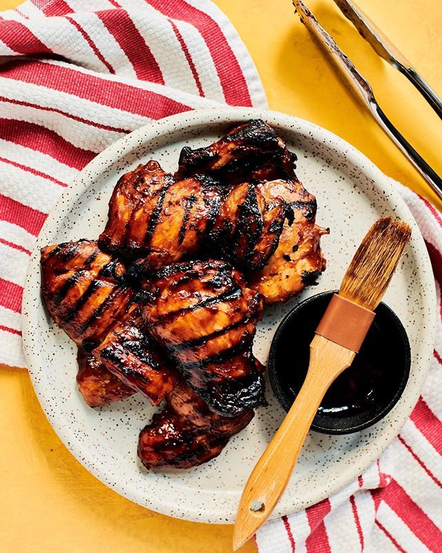 With grilling season upon us, my Local Style BBQ Chicken from #alohakitchencookbook, Huli Huli if you will, is making it into the weekly rotation. It’s sweet and tangy and super easy to make with loads of staples you’ve already got on hand. What are you … bit.ly/2KshOCK