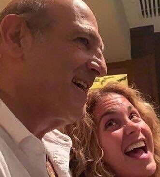 anaJerez27's tweet photo. Esto es amor eterno. #NoviosEternos     Quédate con esos ojos que miran a través del alma, así como @LuceroMexico mira  M.Kuri 💙 https://t.co/F9KZJ8J1QV