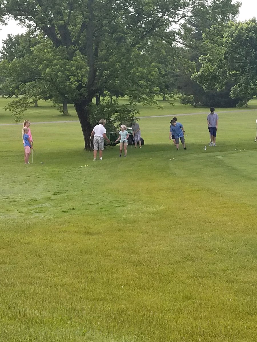 TheFirstTeeIN's tweet image. More @TheFirstTeeIN fun begins at Fox Prairie Golf Course in Noblesville today. These kids are getting some quality time at the putting green with Coach Mary Rabb! #NineCoreValues #summerfuninindiana