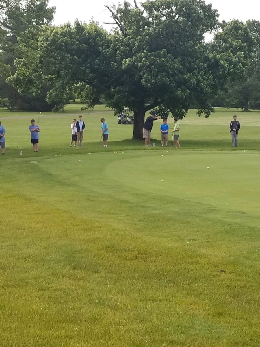 TheFirstTeeIN's tweet image. More @TheFirstTeeIN fun begins at Fox Prairie Golf Course in Noblesville today. These kids are getting some quality time at the putting green with Coach Mary Rabb! #NineCoreValues #summerfuninindiana