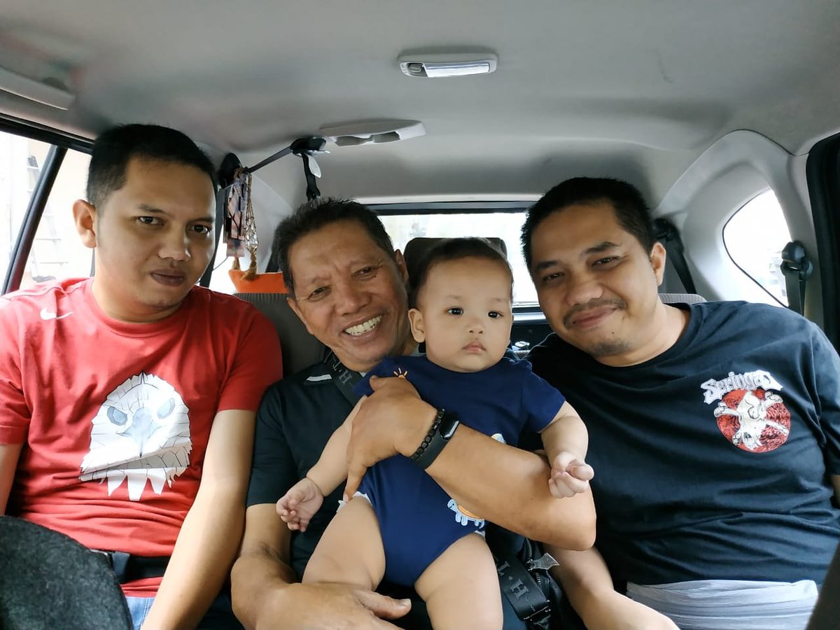 Derwin_LGaol's tweet photo. Ini liburan kami https://t.co/T2Kbu8wYzU