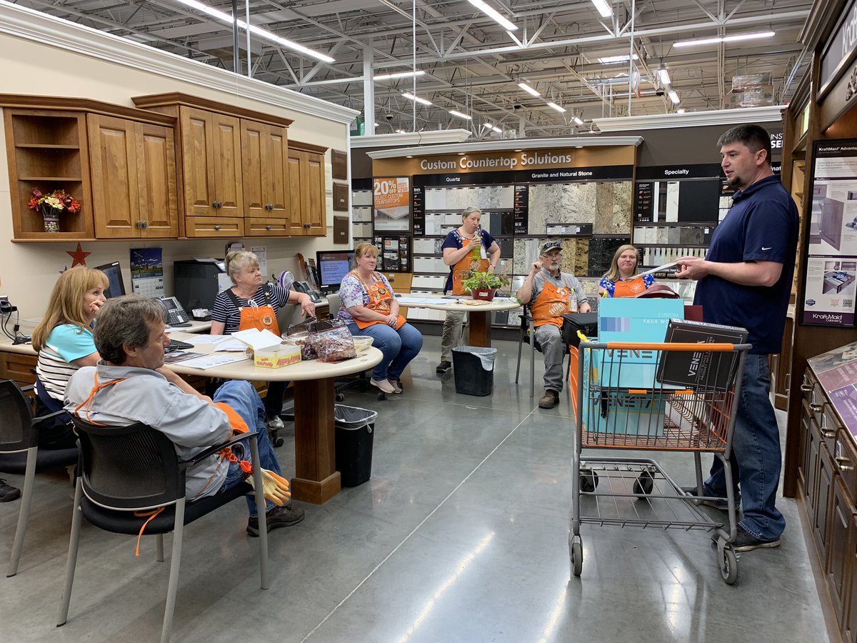 4735Specialty's tweet photo. Specialty Tuesday with Mason teaching us on how to sell shutters.@Keith_1302 @chuckster0198 @Dale_Brown_THD @JasonBallDM198 @WerneckeNickie https://t.co/PUlATWirk5