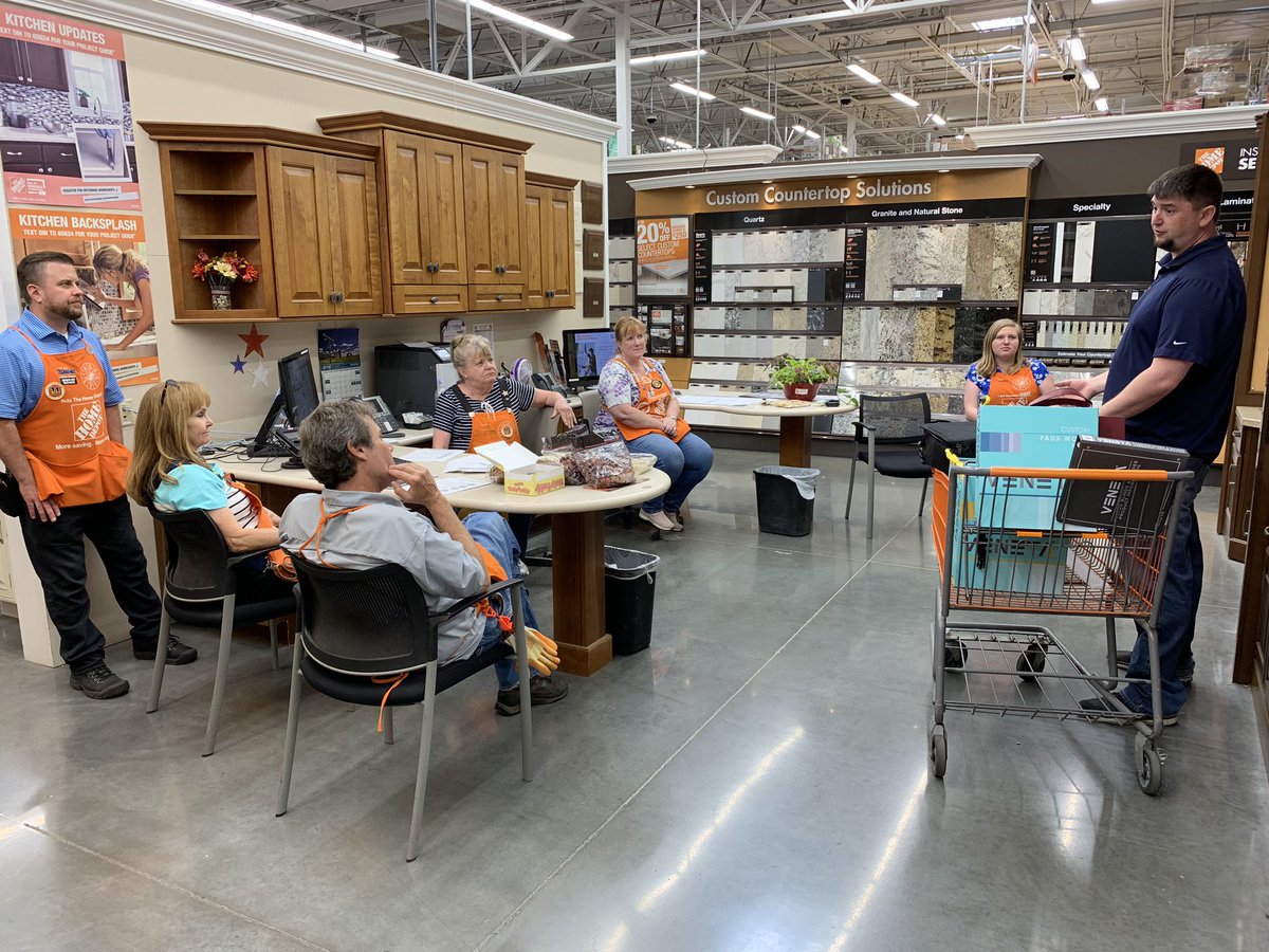 4735Specialty's tweet photo. Specialty Tuesday with Mason teaching us on how to sell shutters.@Keith_1302 @chuckster0198 @Dale_Brown_THD @JasonBallDM198 @WerneckeNickie https://t.co/PUlATWirk5