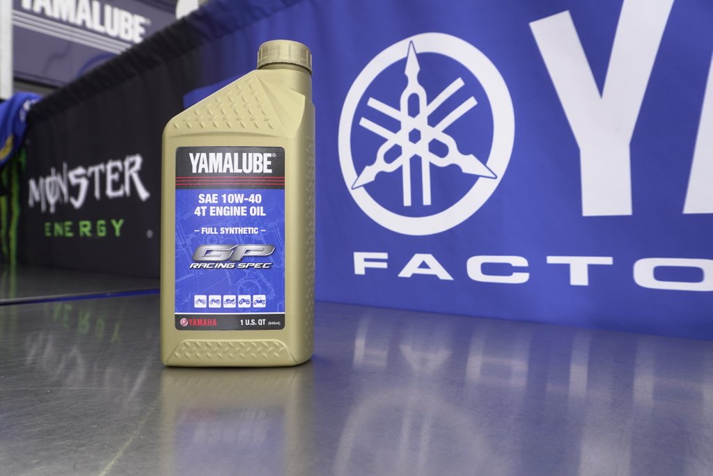 Yamaha is proud to introduce the new YAMALUBE GP RACING SPEC full synthetic oil; designed based on MotoGP engine oil technology. GP racing oil can be used for any on and off-road competition or extreme recreation use. yamaha.us/tYH
#YamalubeUSA #Yamalube #EngineOil