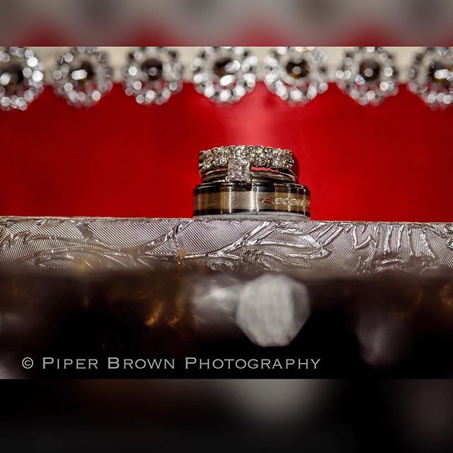 I May or May not have a thing for ring shots 😍💍 #PiperBrownPhotography #RIWeddingPhotography #Weddings #RIWedding #SmithfieldWeddingPhotographer #maweddingphotographer #weddingrings #weddingring bit.ly/2MIlwev