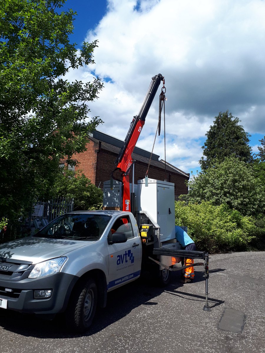 avtservicesltd's tweet photo. The long and the short of it. #lifting #pmcranes #fassicranes. https://t.co/yltsIWvDud
