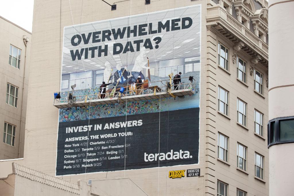 Teradata's tweet photo. We're almost done with this work of #art. Have you seen it in #SanFrancisco's Union Square? #TeradataTakeover #InvestInAnswers #BeyondAnalytics https://t.co/sryEUVzwn2