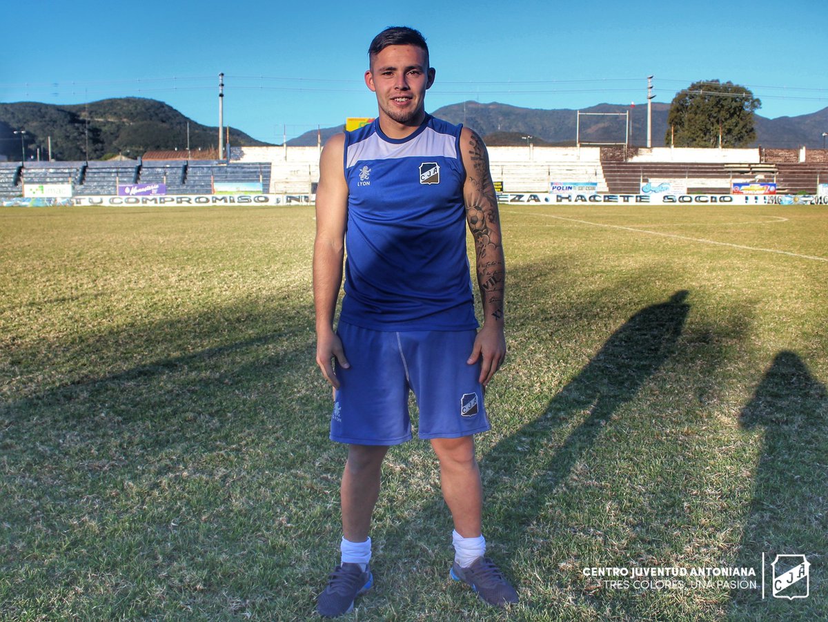 CJAOficial's tweet photo. ⚽️ ULTIMANDO DETALLES

En la tarde hoy se realizó la última práctica para mañana enfrentar a #Atlas en condición de visitante. Contando con las últimas incorporaciones: Jorge Velazco y Pablo González De Pauli.

#VamosAntoniano https://t.co/Vldue5OpCI