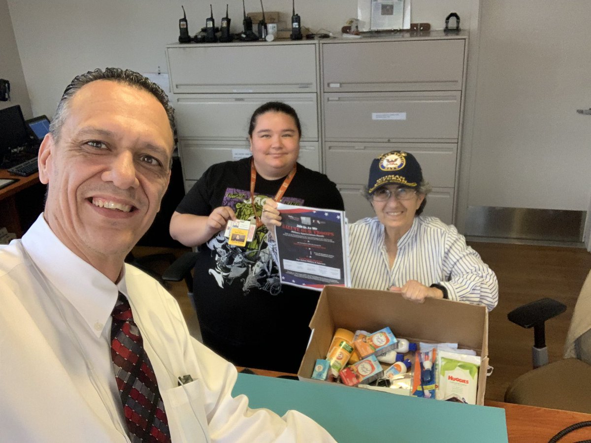 Delivering the Donations to our local Veterans housing, <a href="/JeniMarieJ/">Jennifer Jeffers</a> @MightytitleMax   <a href="/TitleMax/">TitleMax</a> <a href="/lvgvp/">Gerardo Vazquez</a> @MightytitleMax @TMXCareer #TmxCares #TMXFAMILY #TMXFAMILY @NBAXTERD30