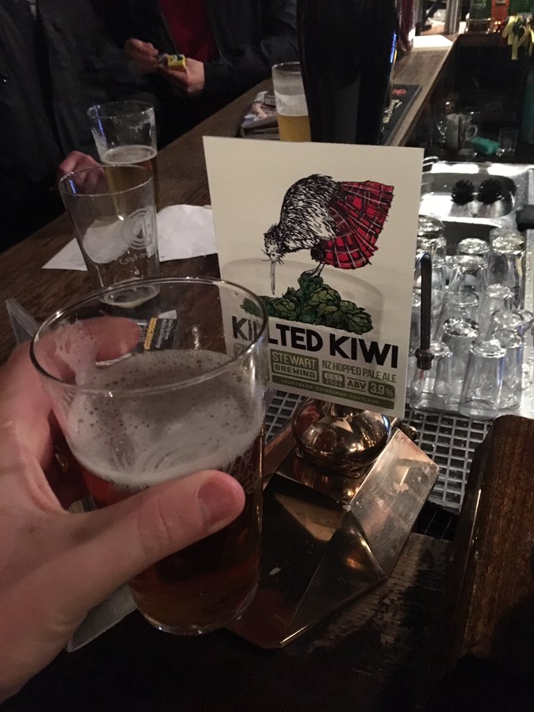 RobBarryNZ's tweet image. When in Scotland do as the kiwis do! Beauty real ale with hops from NZ. #warmpints