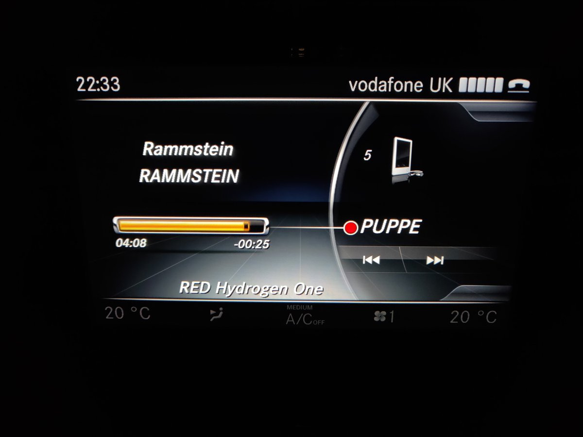 VoloKin_Project's tweet photo. Streaming Rammstein trough my Hydrogen One in my Mercedes. Life is bloody brilliant tonight!
#rammstein #puppe #streaming #music #redhydrogen #redhydrogenone #mercedes https://t.co/E5VsPnGJ1J