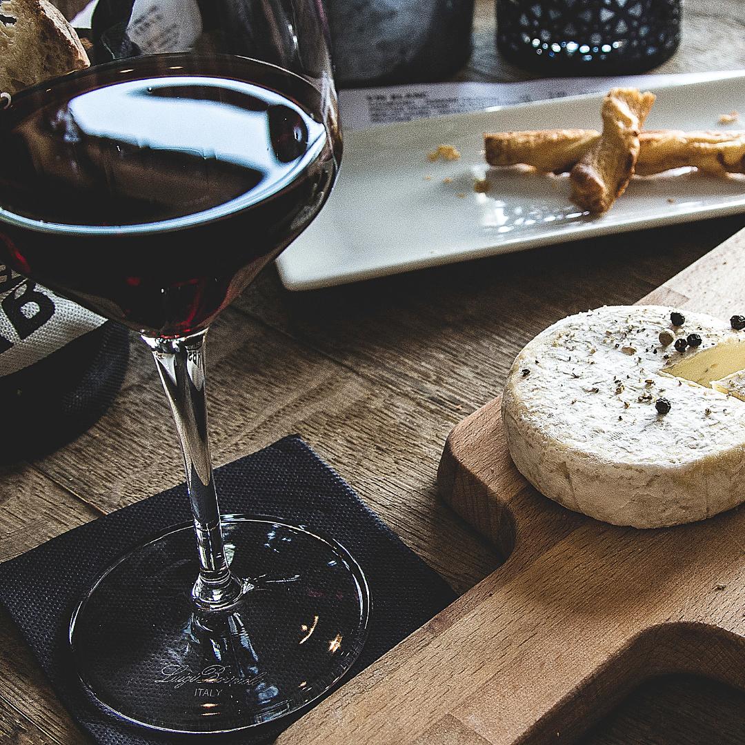 IntegrityWine's tweet photo. Which Integrity wine are you enjoying today to celebrate #nationalcheeseday? #wineandcheese #wine #cheese #winepairing #discoverintegrity #integritywine https://t.co/EoBBajeMf3
