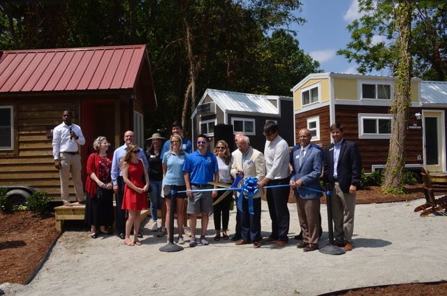 FSTinyHomes's tweet photo. We were proud to be part of the opening day of River &amp; Twine's tiny house hotel. Shopping, food, fun, what a great weekend getaway. FSTH has 7 homes in this great new vacation spot! Take a weekend and check it out. #NorthCarolina #staysmallyall #rockymountmills #vacationmode https://t.co/70PZvnXfjb