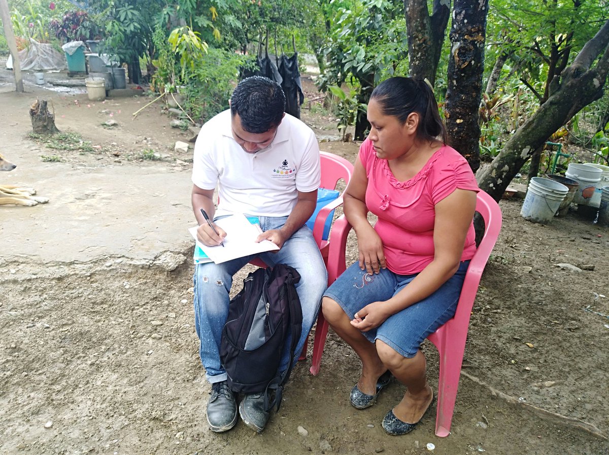 KikeyDina's tweet photo. Visitas domiciliarias en la Localidad del Palmito, invitando a la gente a qué se incorporen al #IEEA y terminen su educación Basica #Mcr15 #PrimeroLaPrimaria
#JornadaDeIncorporación @IEEASLP_tamazun https://t.co/Z4ezWr4ANZ